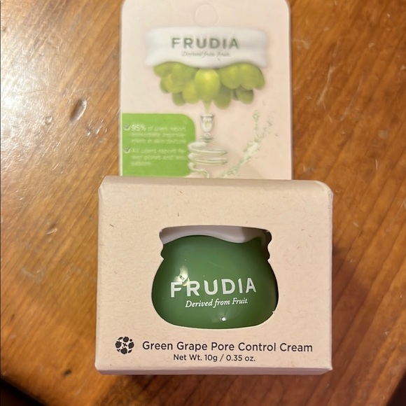 NWT Frudia green grape pore-reducing Moisturizer. .35 oz - Picture 2 of 6